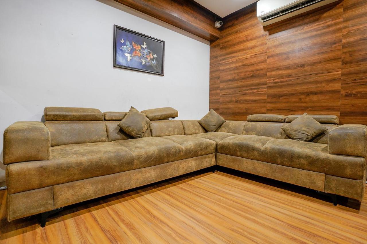 Valentine hotel Surat Buitenkant foto